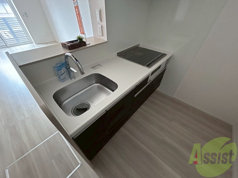 キッチン　ＩＨクッキングヒーター付きです。お料理が捗りそうです。