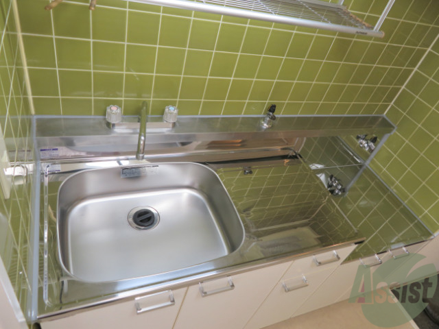 キッチン　かなりピカピカのキッチンになります。お好きなコンロを置けます