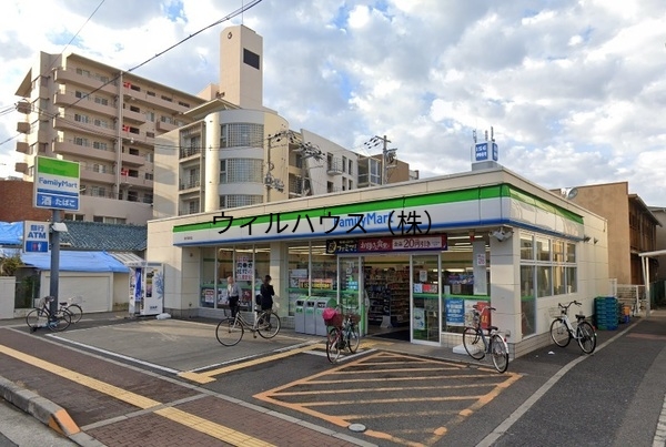 コンビニ　ファミリーマート高石駅前店（コンビニ）まで943m