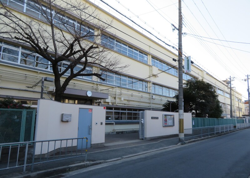 中学校　東大阪市立長栄中学校（中学校）まで1754m