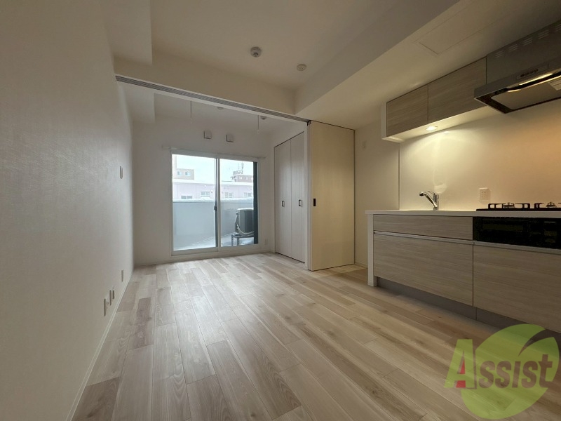 居室・リビング　フローリングと壁のカラーが明るい雰囲気ですね！