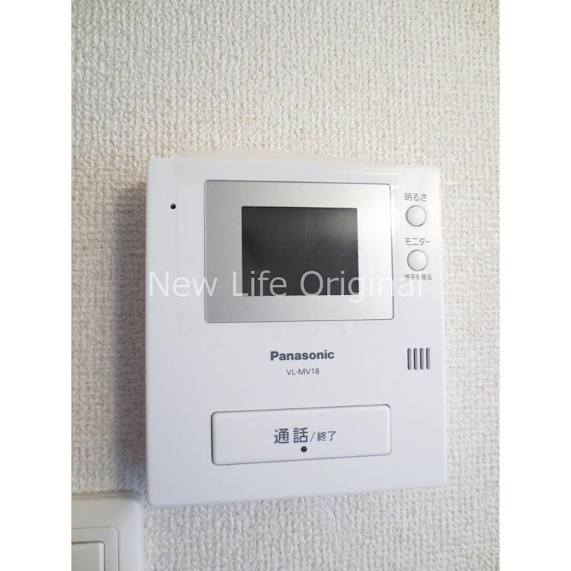 セキュリティ　突然の来客にも安心なモニター付インターホン　。