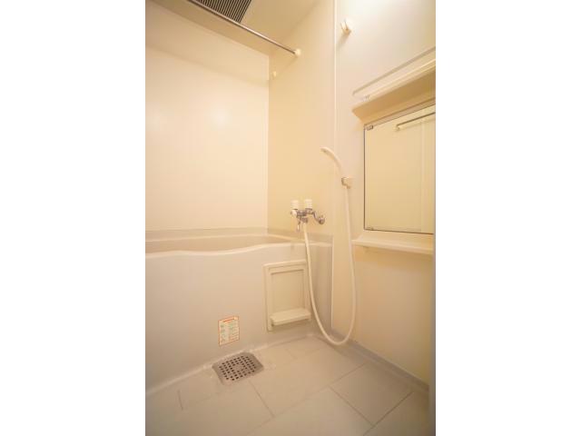 バス・シャワールーム　浴室乾燥機付き♪