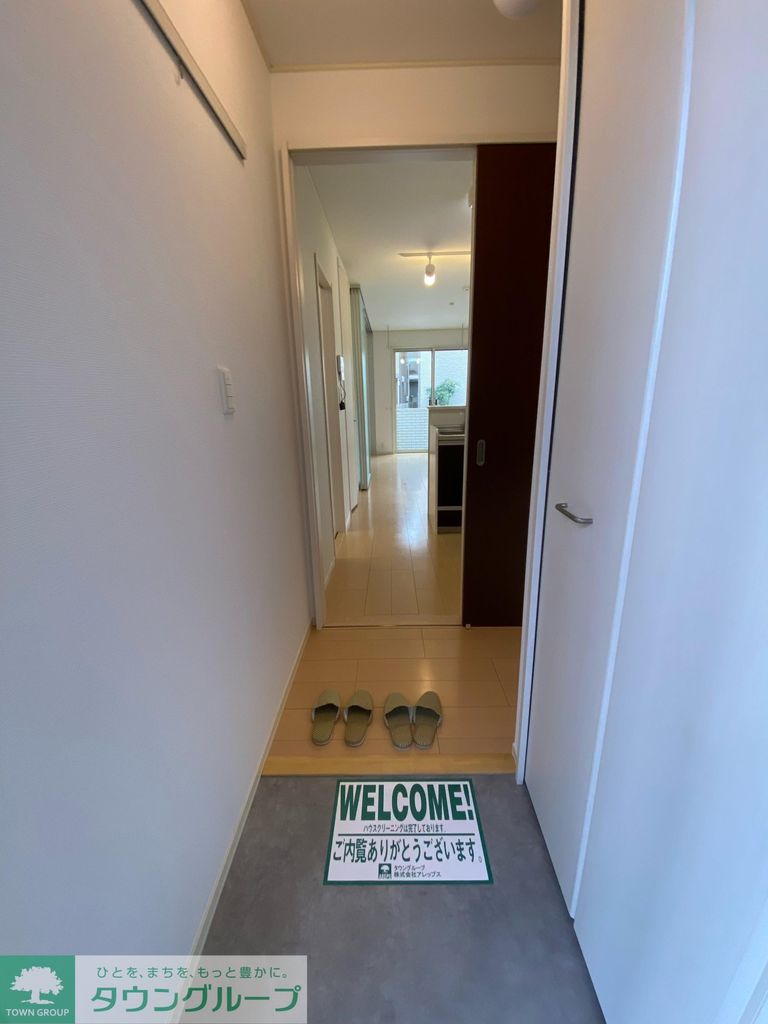 玄関　リビング/居室