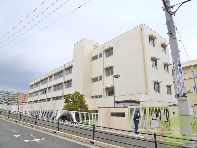 小学校　南山田小学校（小学校）まで580m