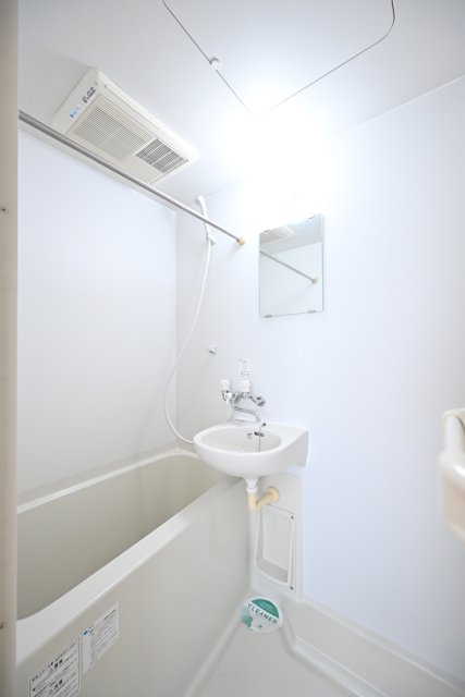 バス・シャワールーム　お風呂で日々の疲れを落としましょう