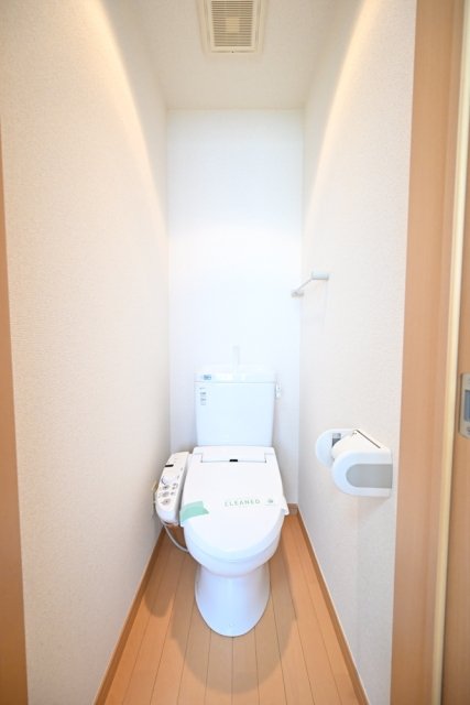 トイレ　落ち着いたトイレです
