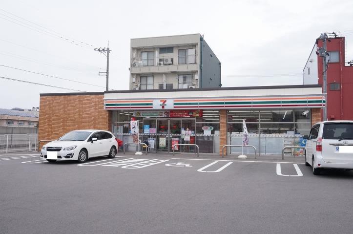 コンビニ　セブンイレブン（コンビニ）まで289m