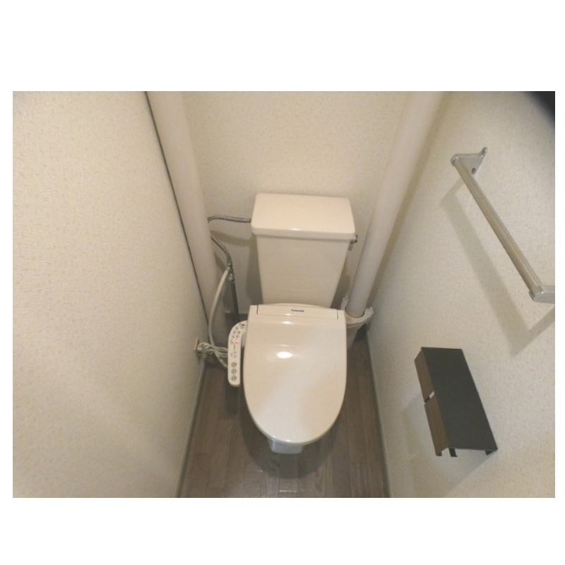 トイレ　快適ウォシュレット付き