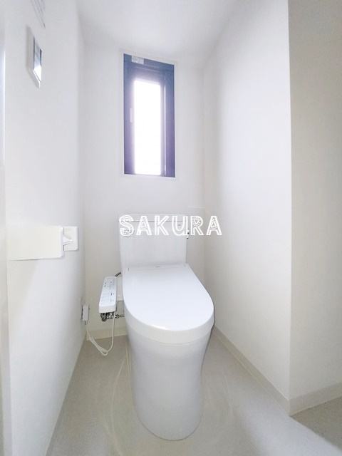 トイレ　嬉しい温水洗浄便座♪