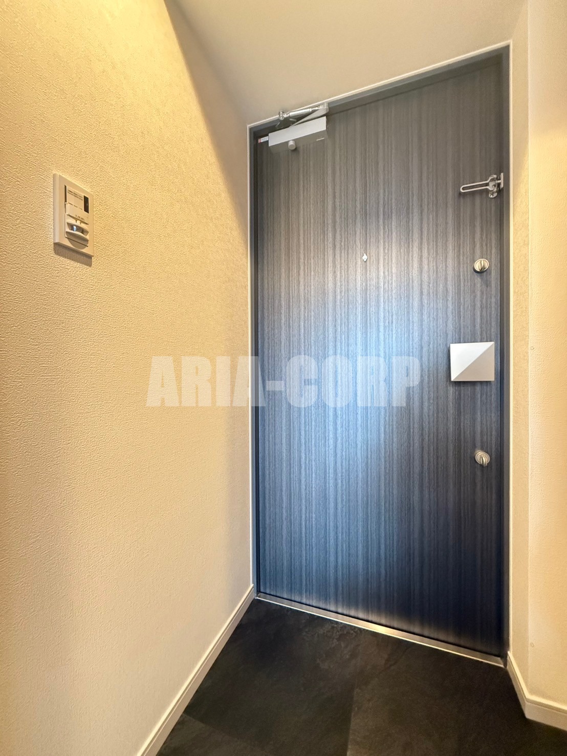 玄関　（同仕様）防犯性の高いディンプルキー採用♪