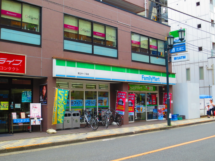 コンビニ　ファミリーマート（コンビニ）まで148m