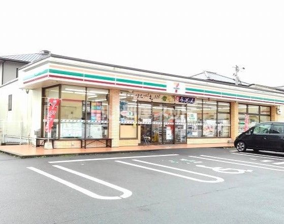コンビニ　セブンイレブン（コンビニ）まで411m