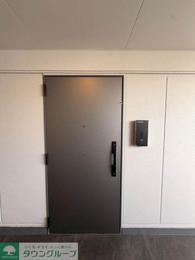 玄関　お部屋探しはタウンハウジングへ♪