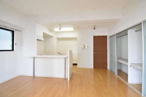 居室・リビング　室内