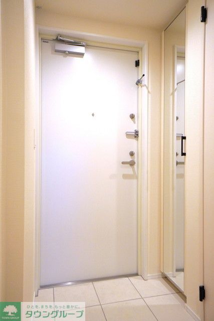 玄関　※写真は同タイプ住戸です。