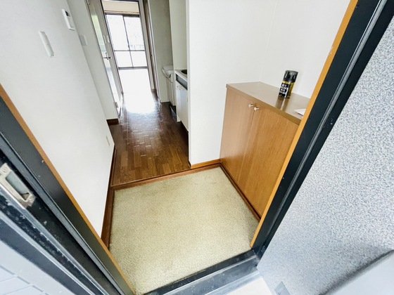 玄関　※別部屋の写真です
