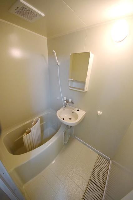 バス・シャワールーム　★室内大幅にリノヴェーションしました★