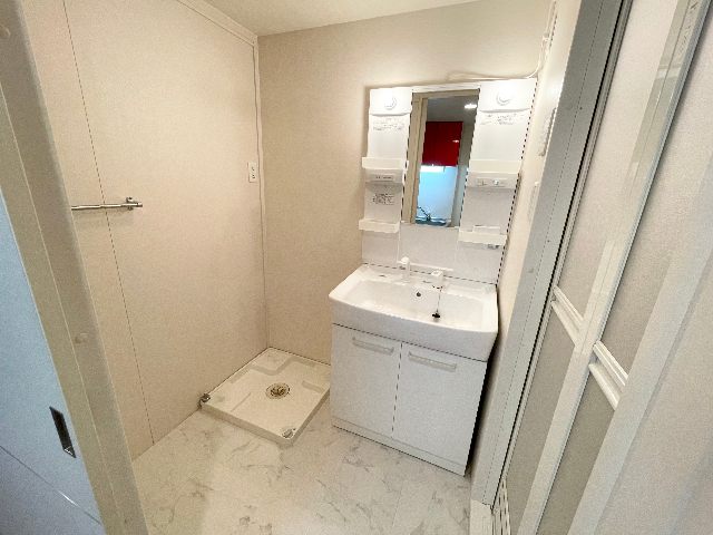 洗面設備　※室内写真は別室サンプル写真です。