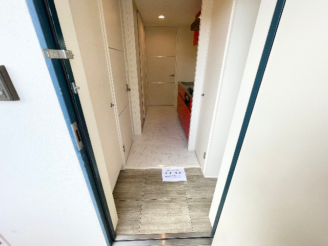 玄関　※室内写真は別室サンプル写真です。