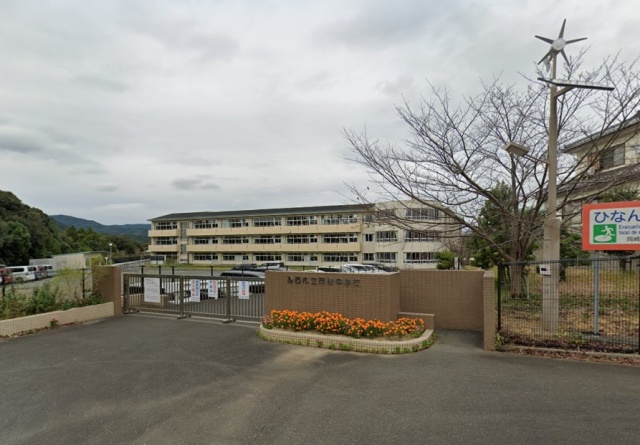 中学校　湖西市立岡崎中学校（中学校）まで2738m