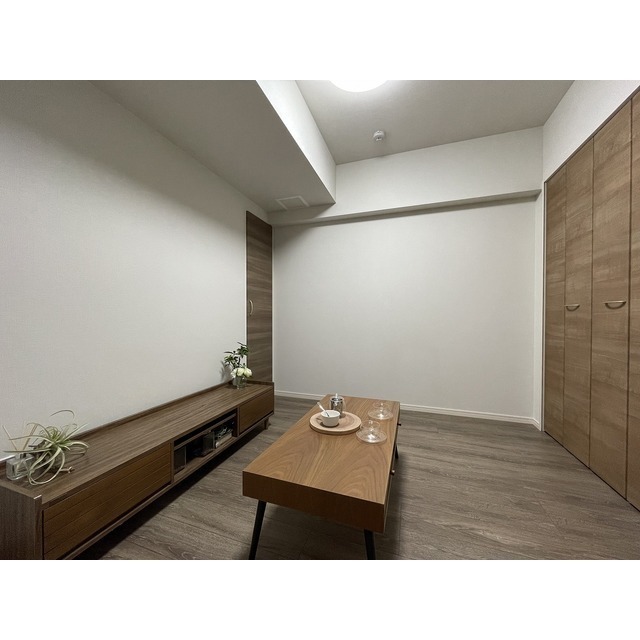 その他部屋・スペース　【家具／調度品に関しては配置例を示したものであり、実際の賃貸