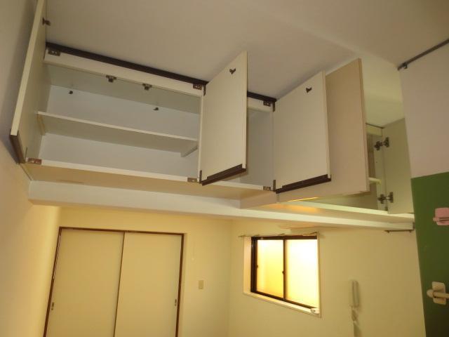 収納　上部に収納スペース有