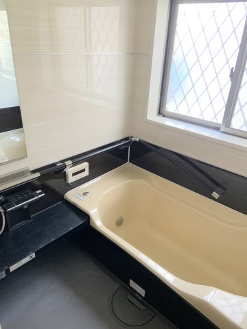 バス・シャワールーム　ゆったり入れるお風呂です