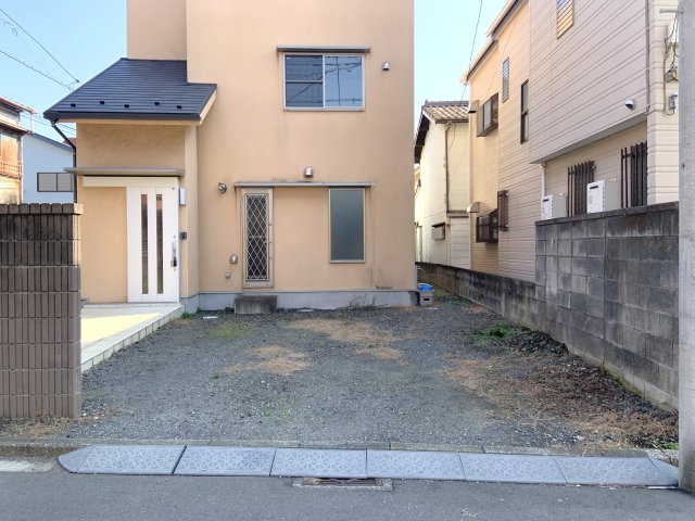 駐車場　駐車場は車2台駐車可能！