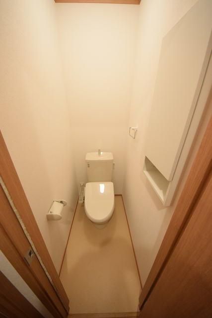 トイレ　温水洗浄便座付