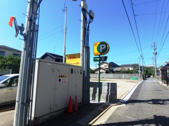 駐車場　東側の平面駐車場です。