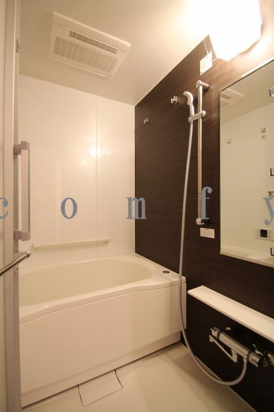 バス・シャワールーム　追焚き・浴室乾燥機付きバス