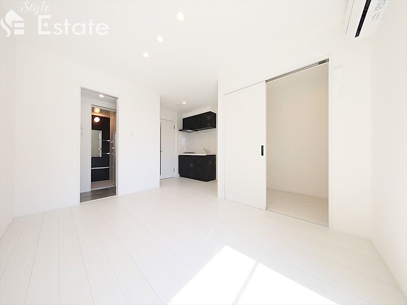 居室・リビング　同仕様内装