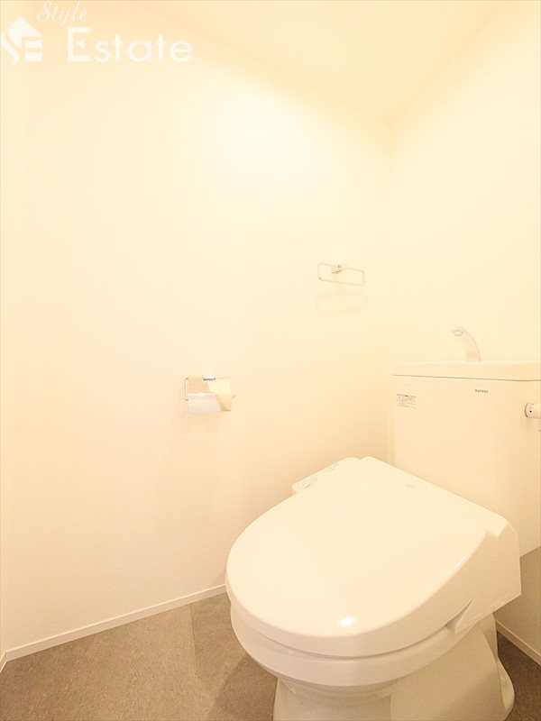トイレ　同仕様内装