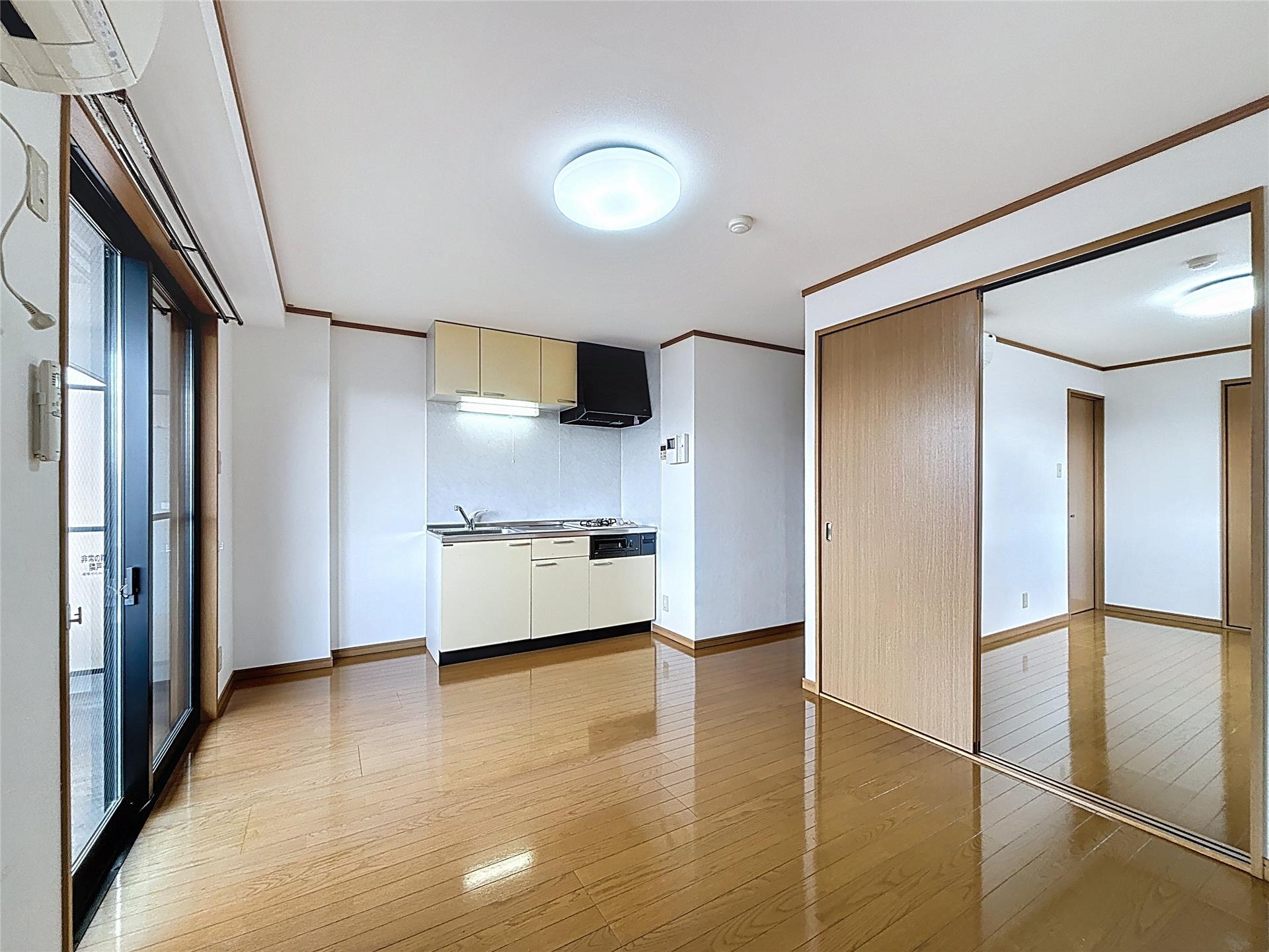 キッチン　同タイプ別室の写真です。実際の仕様と異なる場合がございます。