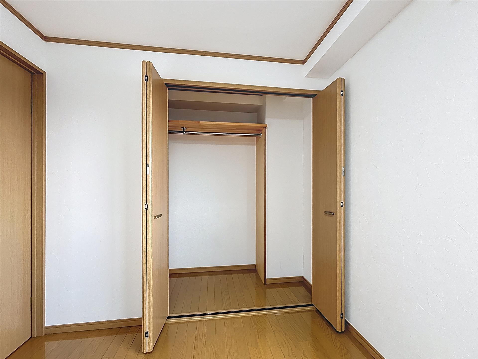 収納　同タイプ別室の写真です。実際の仕様と異なる場合がございます。