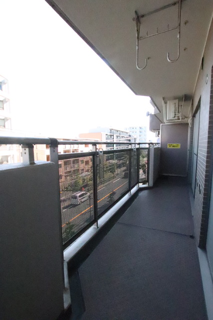 バルコニー　★南向きで気持ちよく洗濯物が干せます★