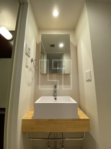 洗面設備　セレニテ心斎橋グランデ　独立洗面化粧台