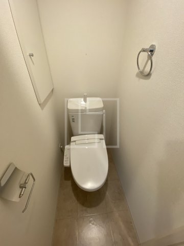 トイレ　セレニテ心斎橋グランデ　温水洗浄便座