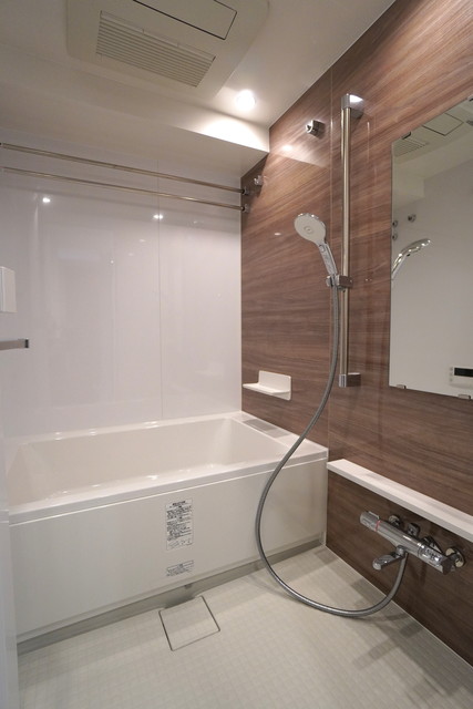 バス・シャワールーム　※写真は同タイプ住戸です。