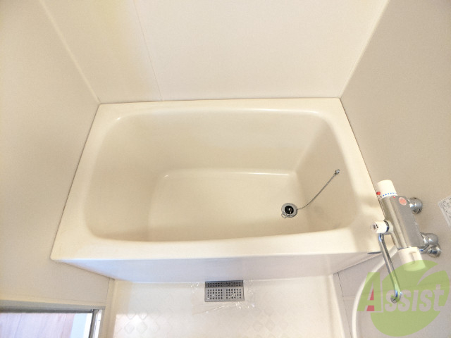 バス・シャワールーム　疲れた日は湯船につかって癒されましょう～。