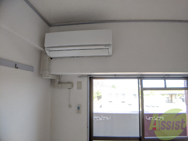 その他設備　あらかじめエアコンがついています。夏も冬も快適ですよ。