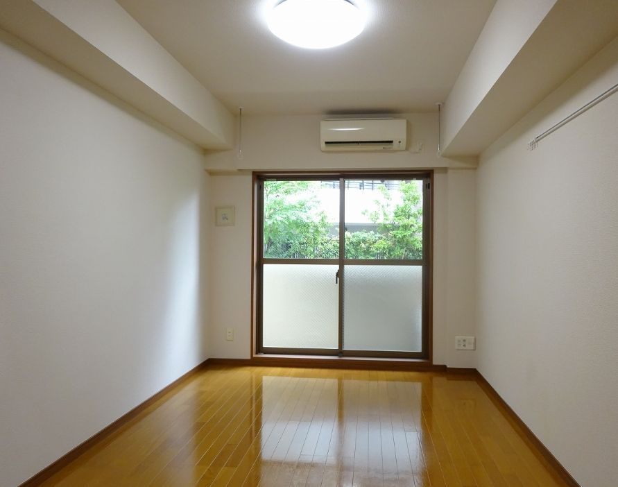 居室・リビング　別号室参考写真