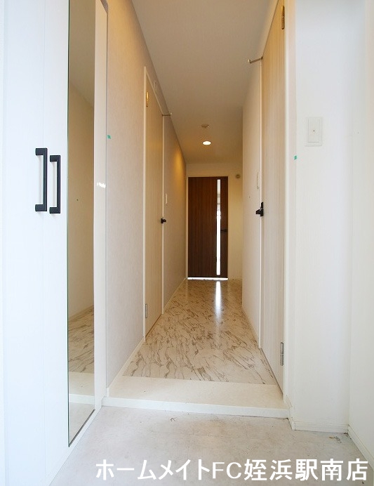 玄関　★天井高下駄箱でスッキリ！★参考写真