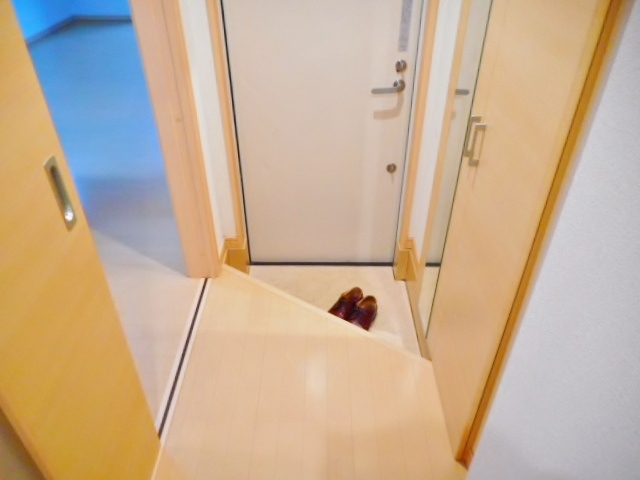 玄関　イメージパース