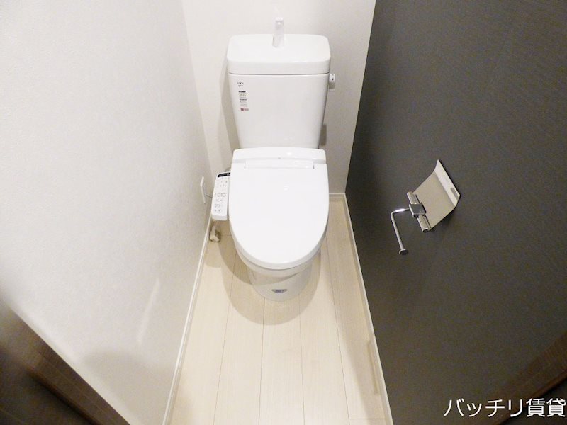 トイレ　※同型タイプ写真のため、現状優先。