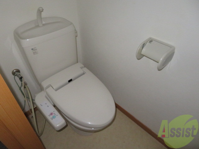 トイレ　ウォシュレット機能がついたトイレ。安心して使用できますね。