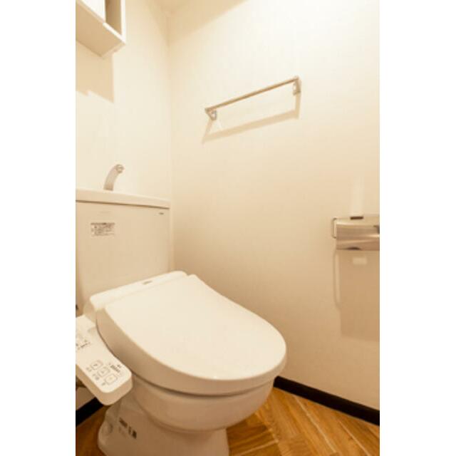 トイレ　※写真は同タイプ住戸です。