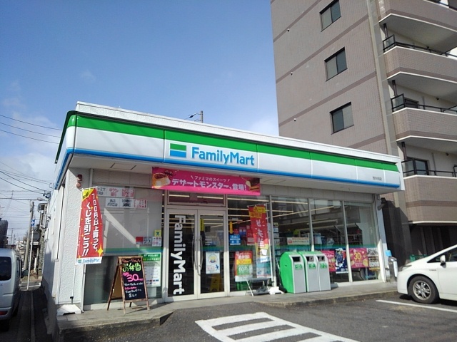 コンビニ　ファミリーマート（コンビニ）まで80m