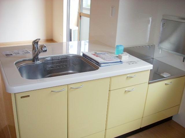 キッチン　※別部屋写真